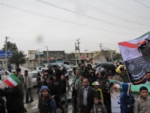 راهپیمایی باشکوه ۲۲ بهمن مردم شهرستان کارون زیر بارش باران
