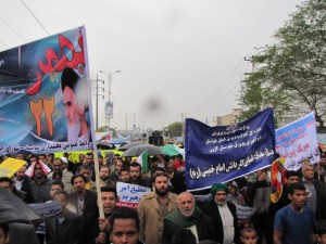 راهپیمایی باشکوه ۲۲ بهمن مردم شهرستان کارون زیر بارش باران