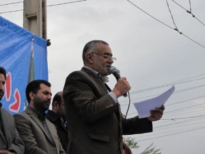 راهپیمایی باشکوه ۲۲ بهمن مردم شهرستان کارون زیر بارش باران