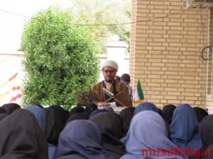 دیدار امام جمعه با دانش آموزان دبیرستان ریحانه
