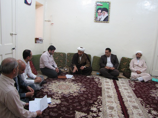 جلسه بنیاد برکت با امام جمعه شهرستان کارون