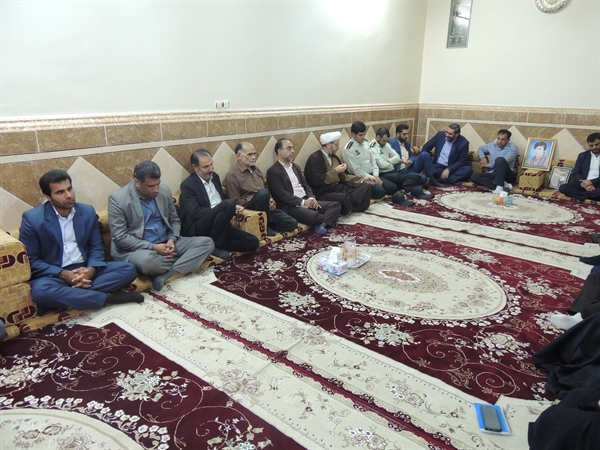 غبار روبی گلزار شهدای شهرستان کارون به مناسبت آغاز هفته دولت