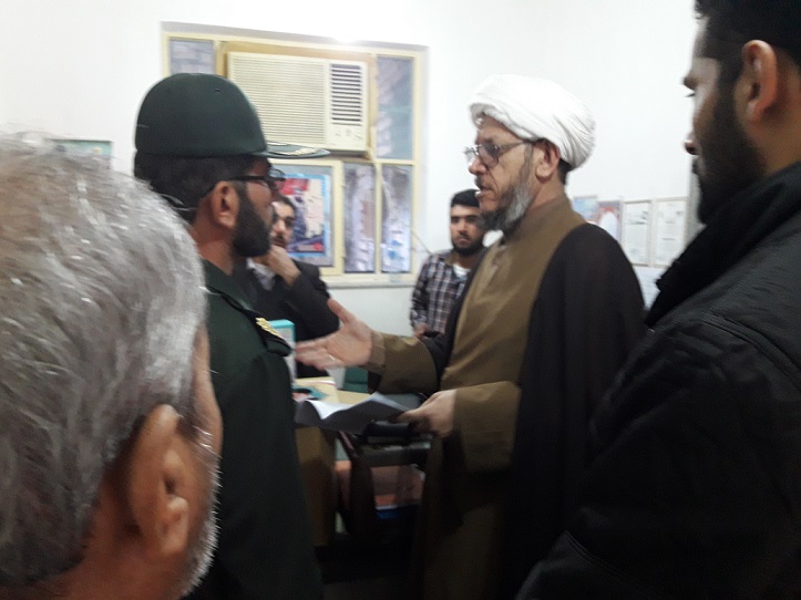 بازدید امام جمعه کارون از محل توزیع هدایای مقام معظم رهبری در کارون