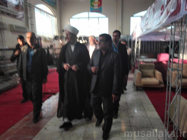بازدید امام جمعه کارون از نمایشگاه کالای ایرانی