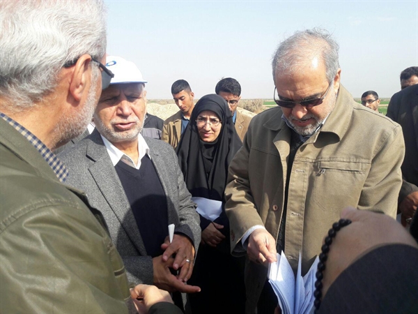بازدید امام جمعه کارون ازکانون ریزگردها در شهرستان کارون