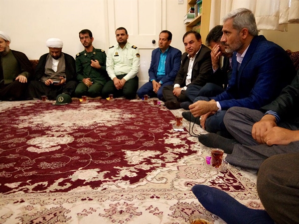 جلسه تقدیر ازمسئولین ادارات شهرستان کارون