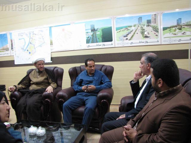 جلسه امام جمعه با مسئولین درخت کاری و محیط زیست کشور