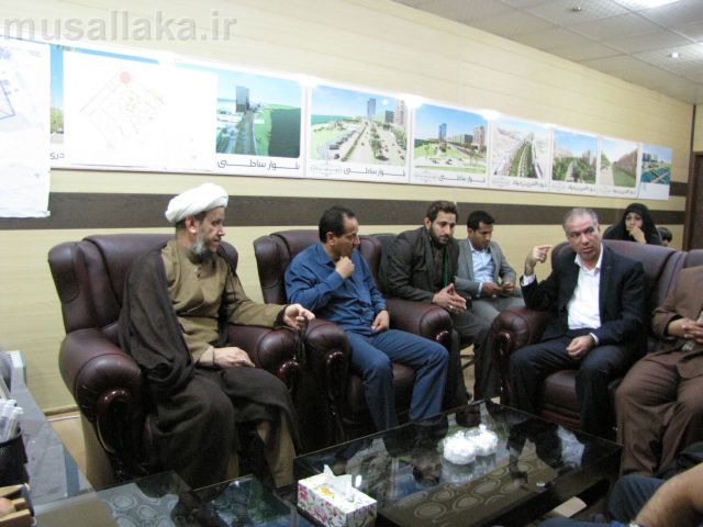 جلسه امام جمعه با مسئولین درخت کاری و محیط زیست کشور