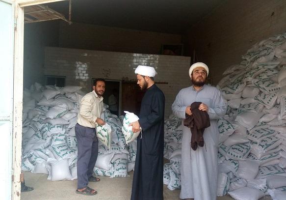 بازدید امام جمعه کارون ازمحل توزیع سبد کالا برای مناطق محروم شهرستان
