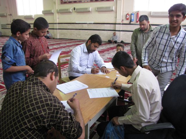 گزارش تصویری/ نظرسنجي از نمازگزاران