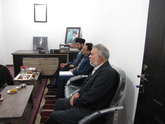 دیدار مسئولین بیناد مسکن استان با امام جمعه کارون
