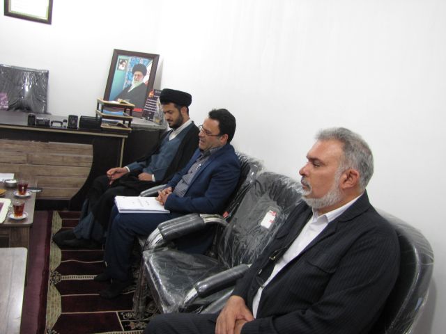 دیدار مسئولین بیناد مسکن استان با امام جمعه کارون