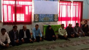 نماز وحدت مسئولین شهرستان کارون با دانش آموزان یتیم برگزار شد