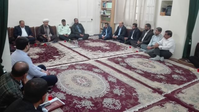 گزارش تصویری/دیدار مدیران دستگاه های اجرائی باامام جمعه کارون به مناسبت هفته دولت