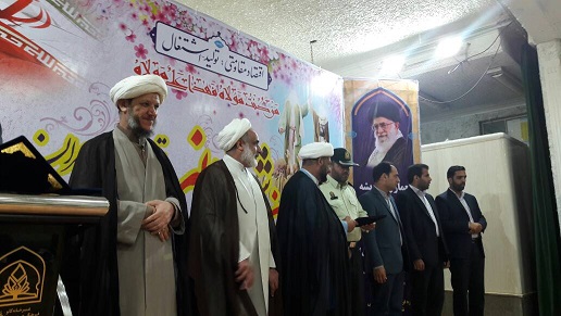 آیئن شعر خوانی و تجلیل از ۲۵ شاعر برتر شهرستان کارون برگزار شد