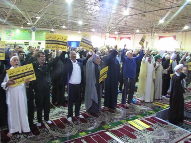 نمازگزاران شهرستان کارون سخنان ترامپ را محکوم کردند.