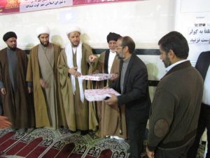 اهدای جوایز به شرکت کنندگان در نماز جمعه کارون به مناسبت امامت امام زمان(عج)