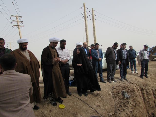 بازدید امام جمعه کارون از لوله کشی روستای ام البنین