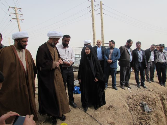 بازدید امام جمعه کارون از لوله کشی روستای ام البنین