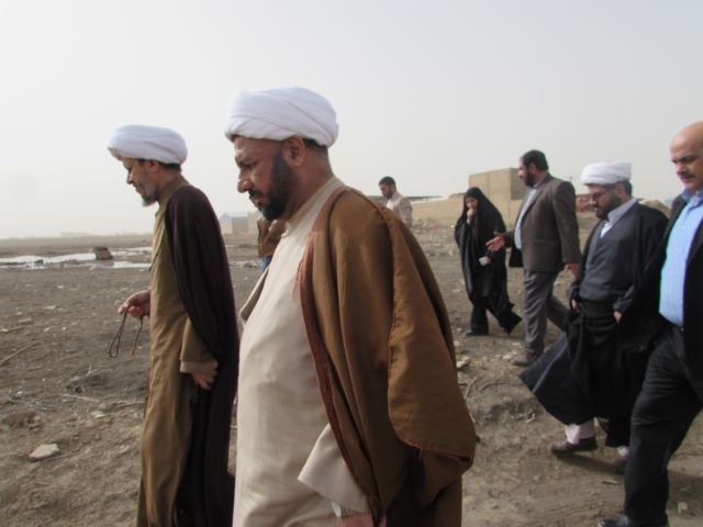 گزارش تصویری/بازدید امام جمعه کارون و فرماندر از محل احداث ورزشگاه کارون