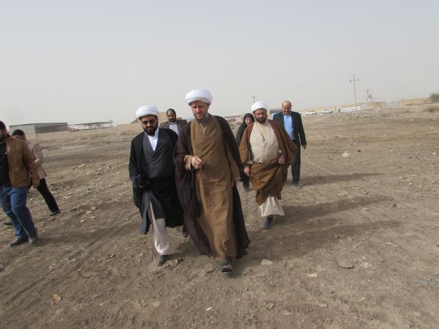 گزارش تصویری/بازدید امام جمعه کارون و فرماندر از محل احداث ورزشگاه کارون