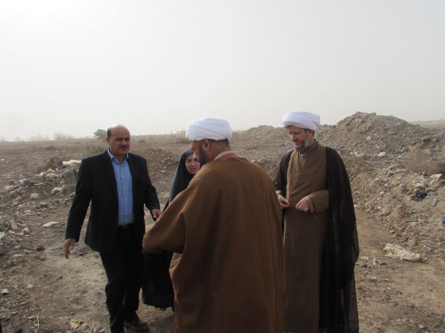 گزارش تصویری/بازدید امام جمعه کارون و فرماندر از محل احداث ورزشگاه کارون
