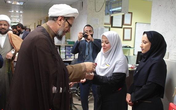 دیدار امام جمعه و مسئولین با پرستاران بیمارستان سینا شهرستان کارون