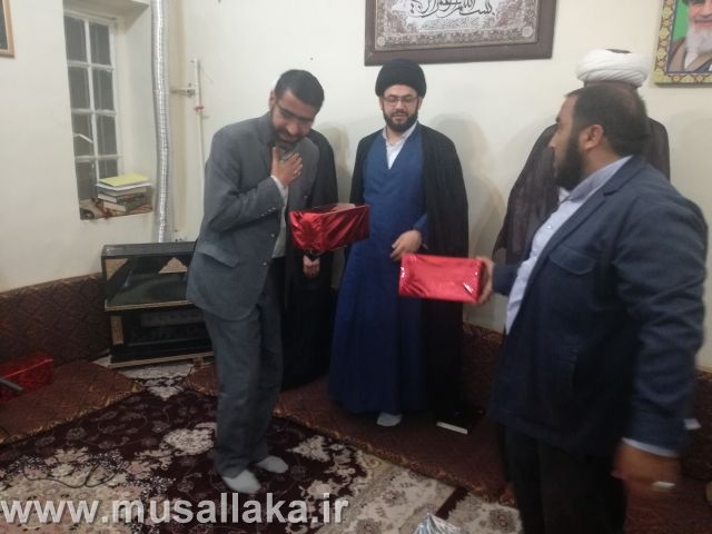 جلسه تقدیر از مجریان، موذنین، مکبرین و قاریان نمازجمعه کارون برگزار شد.