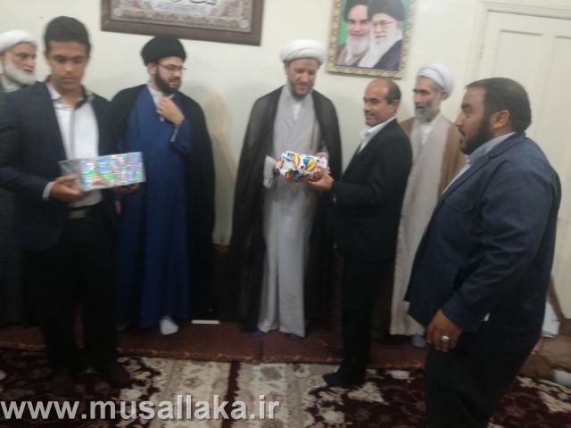 جلسه تقدیر از مجریان، موذنین، مکبرین و قاریان نمازجمعه کارون برگزار شد.