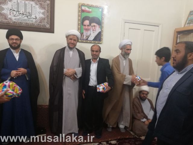 جلسه تقدیر از مجریان، موذنین، مکبرین و قاریان نمازجمعه کارون برگزار شد.
