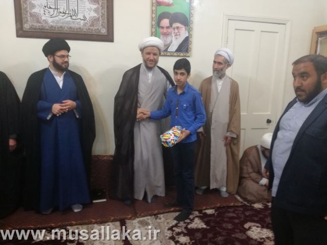 جلسه تقدیر از مجریان، موذنین، مکبرین و قاریان نمازجمعه کارون برگزار شد.