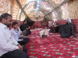 گزارش تصویری/بازدید امام جمعه کارون از مضیف عربی پذیرایی از مهمانان نوروزی