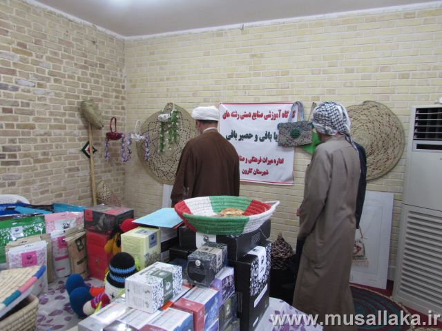 گزارش تصویری/بازدید امام جمعه از نمایشگاه میراث فرهنگی کارون