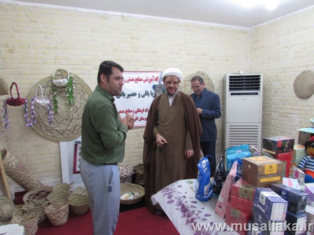 گزارش تصویری/بازدید امام جمعه از نمایشگاه میراث فرهنگی کارون