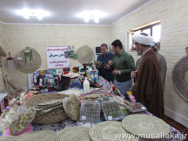 گزارش تصویری/بازدید امام جمعه از نمایشگاه میراث فرهنگی کارون