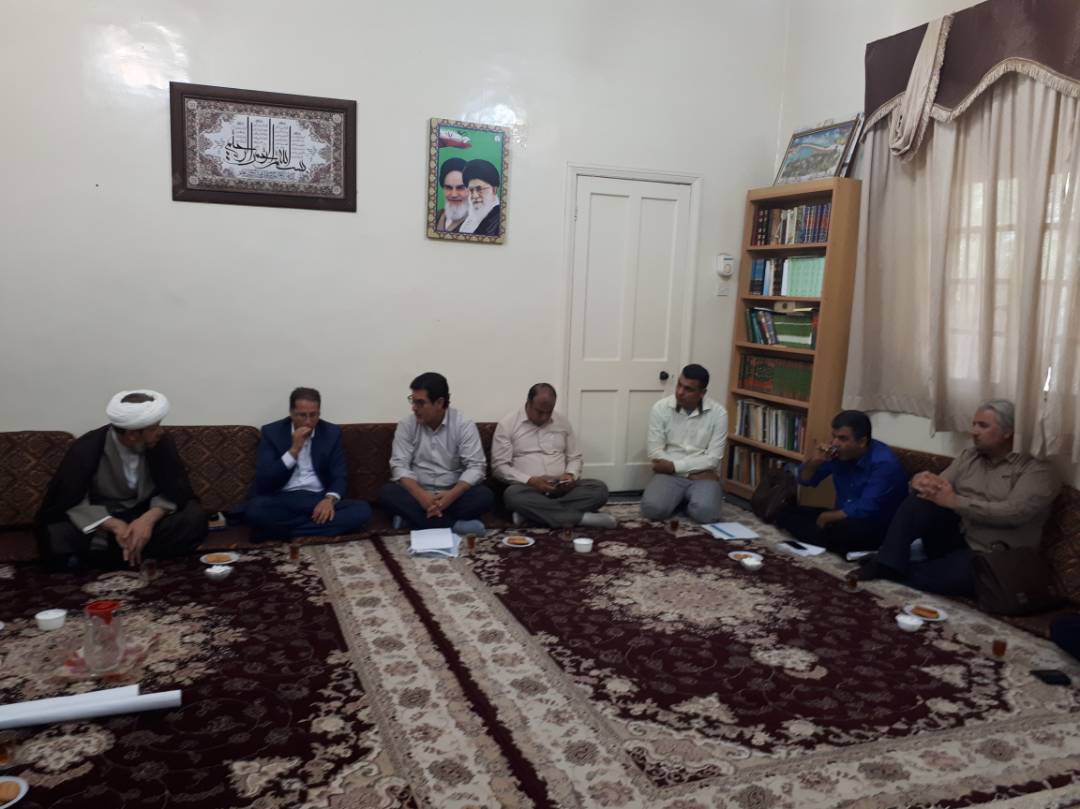 دیدار مسئولین اداره آب و فاضلاب اهواز با امام جمعه کارون