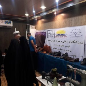 گزارش تصویری/بازدیدامام جمعه کارون از نمایشگاه کار افرینی شهرستان