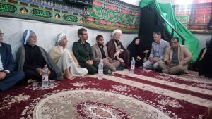 گزارش تصویری/دیدار امام جمعه و مسئولین کارون با خانواده شهید حادثه تروریستی در اهواز