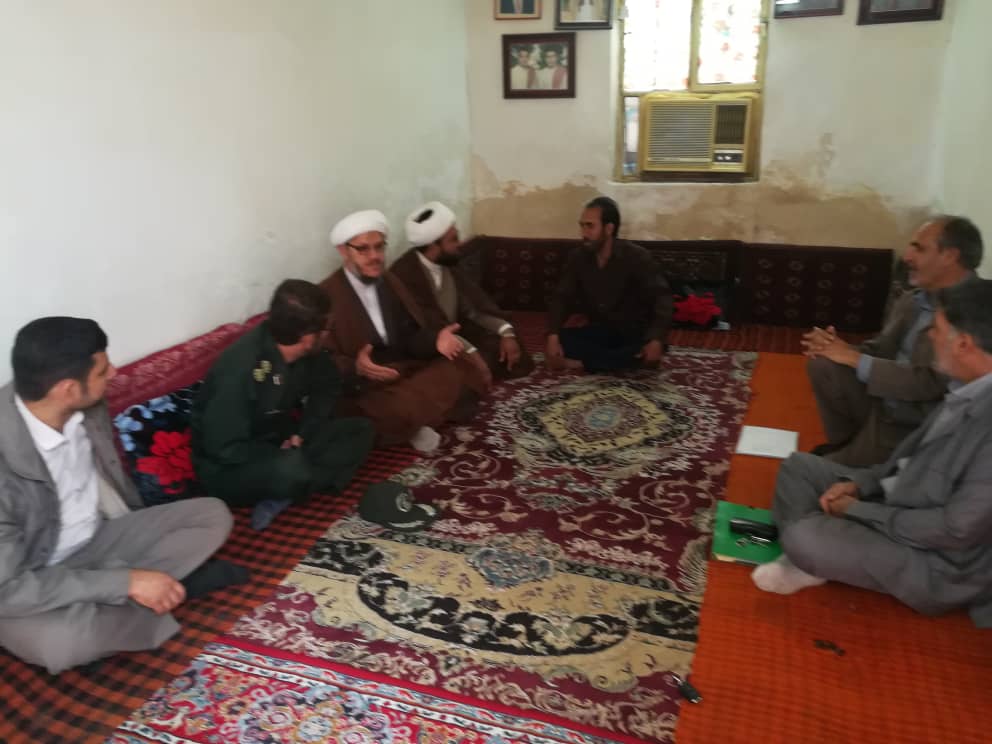 امام جمعه کارون و فرمانده سپاه از کارگر فداکار قلعه چنعان تجلیل کردند