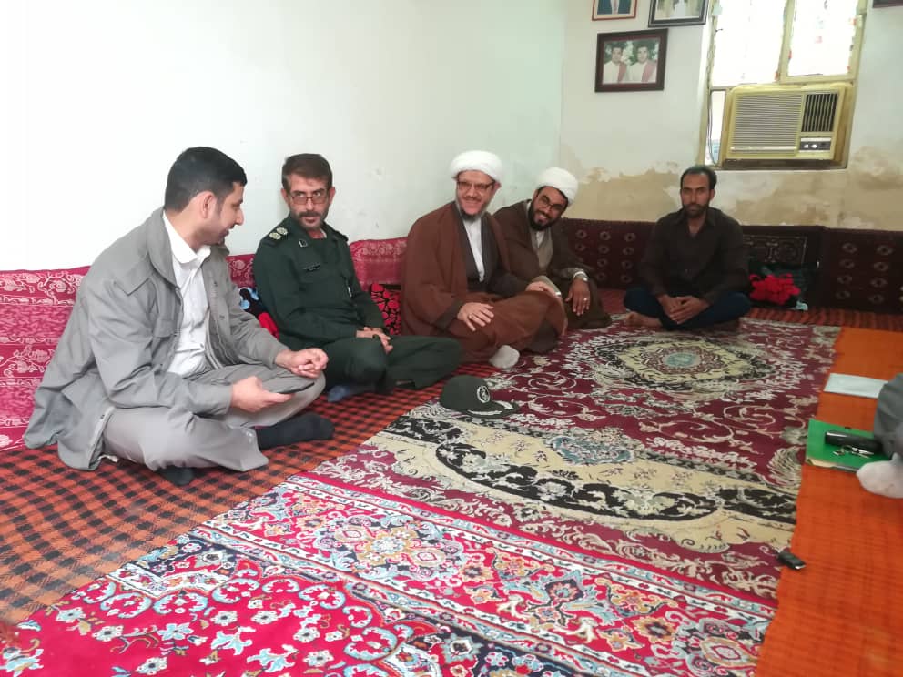 امام جمعه کارون و فرمانده سپاه از کارگر فداکار قلعه چنعان تجلیل کردند