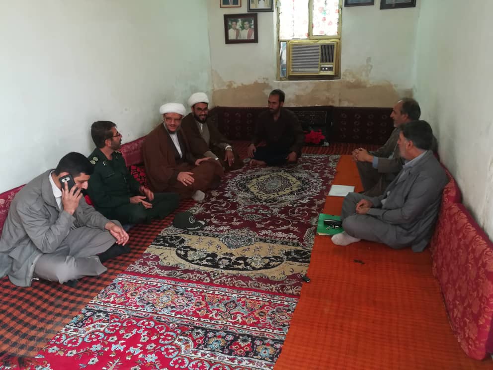 امام جمعه کارون و فرمانده سپاه از کارگر فداکار قلعه چنعان تجلیل کردند