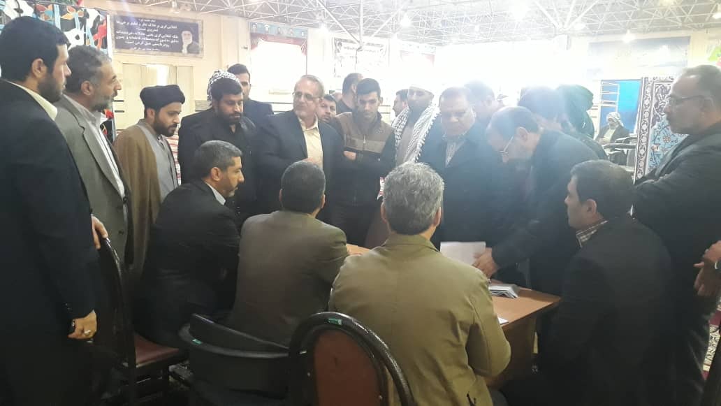 گزارش تصویری/ میز خدمت ،مسئول اداره برق کارون