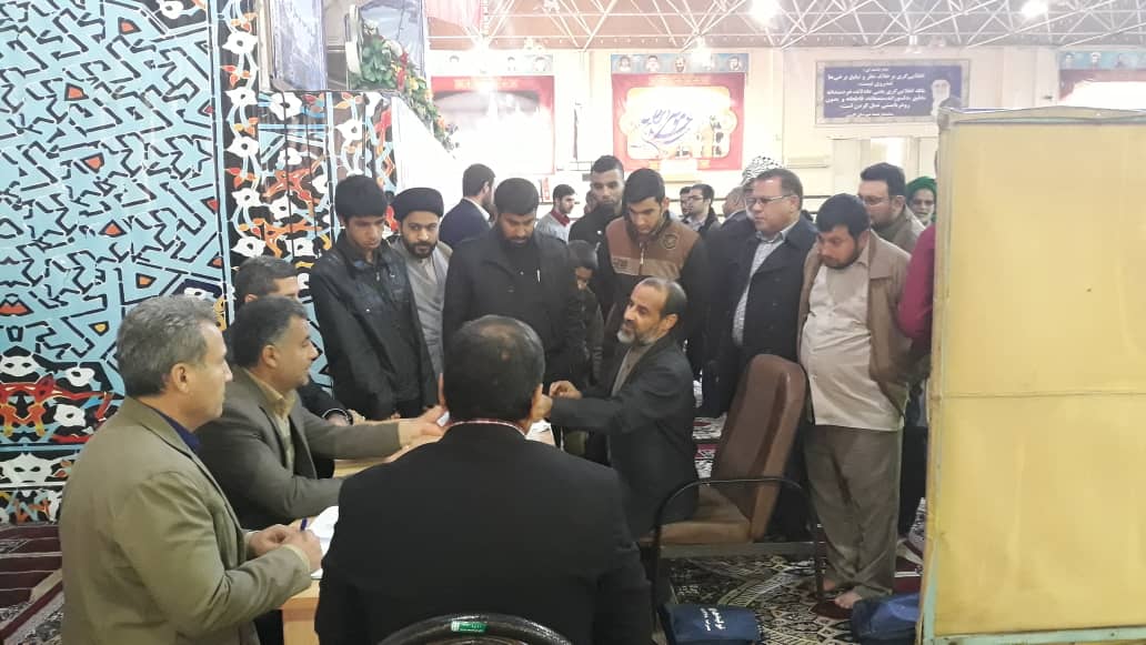 گزارش تصویری/ میز خدمت ،مسئول اداره برق کارون