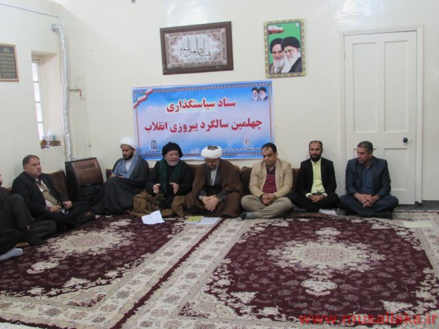 نشست هم اندیشی وبرنامه ریزی کمیته روستایی وعشایری با امام جمعه کارون