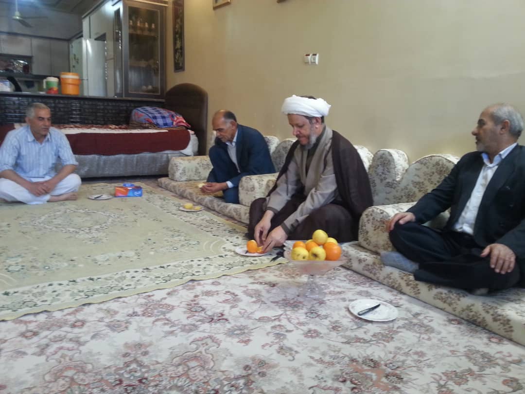 دیدار امام جمعه کارون با خانواده شهدا