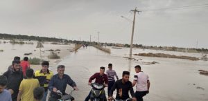 گزارش تصویری/بازدید آیت الله حیدری و امام جمعه کارون از مناطق سیل زده شهرستان