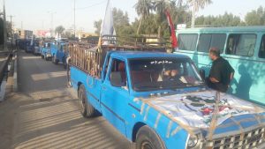 استقبال امام جمعه و مسئولین از ورودکاروان کمک های حشدالشعبی عراق به شهرستان کارون