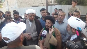 استقبال امام جمعه و مسئولین از ورودکاروان کمک های حشدالشعبی عراق به شهرستان کارون