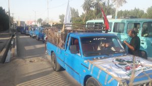 استقبال امام جمعه و مسئولین از ورودکاروان کمک های حشدالشعبی عراق به شهرستان کارون