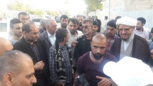 استقبال امام جمعه و مسئولین از ورودکاروان کمک های حشدالشعبی عراق به شهرستان کارون